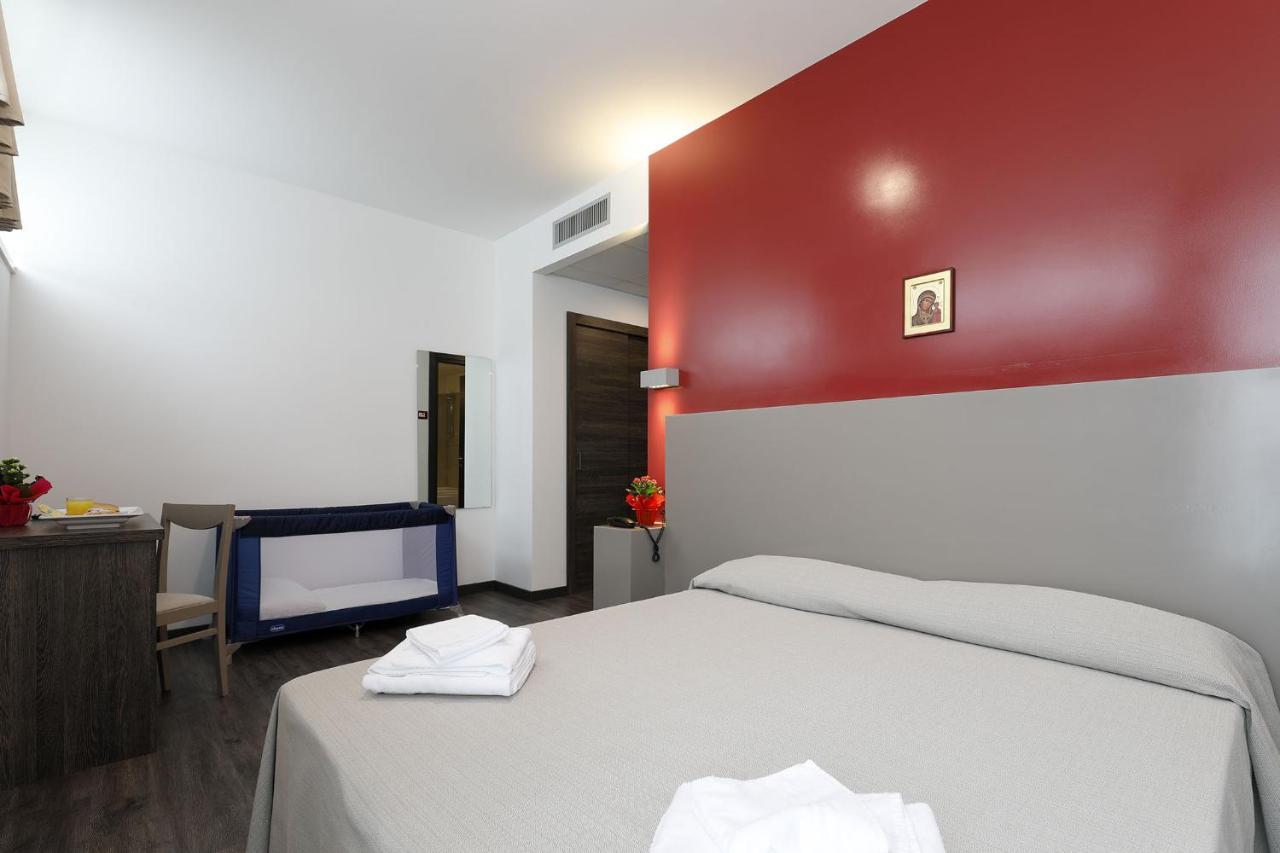 Casa Per Ferie San Juan De Avila โรม ภายนอก รูปภาพ