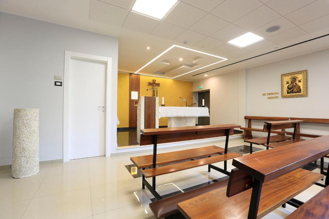 Casa Per Ferie San Juan De Avila โรม ภายนอก รูปภาพ