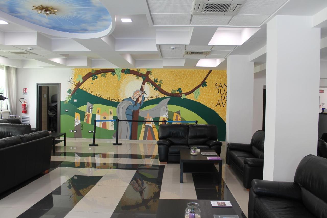 Casa Per Ferie San Juan De Avila โรม ภายนอก รูปภาพ