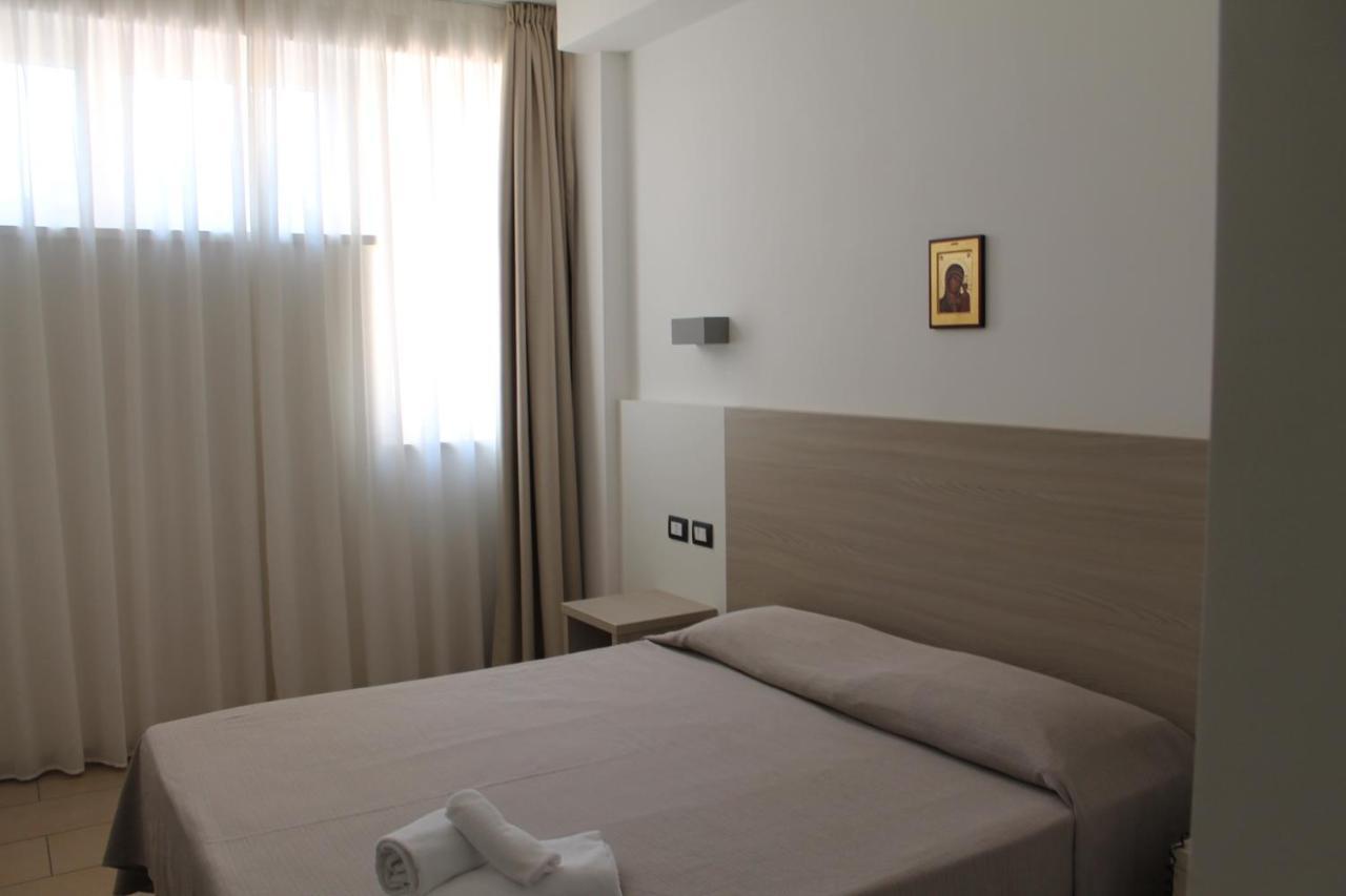 Casa Per Ferie San Juan De Avila โรม ภายนอก รูปภาพ