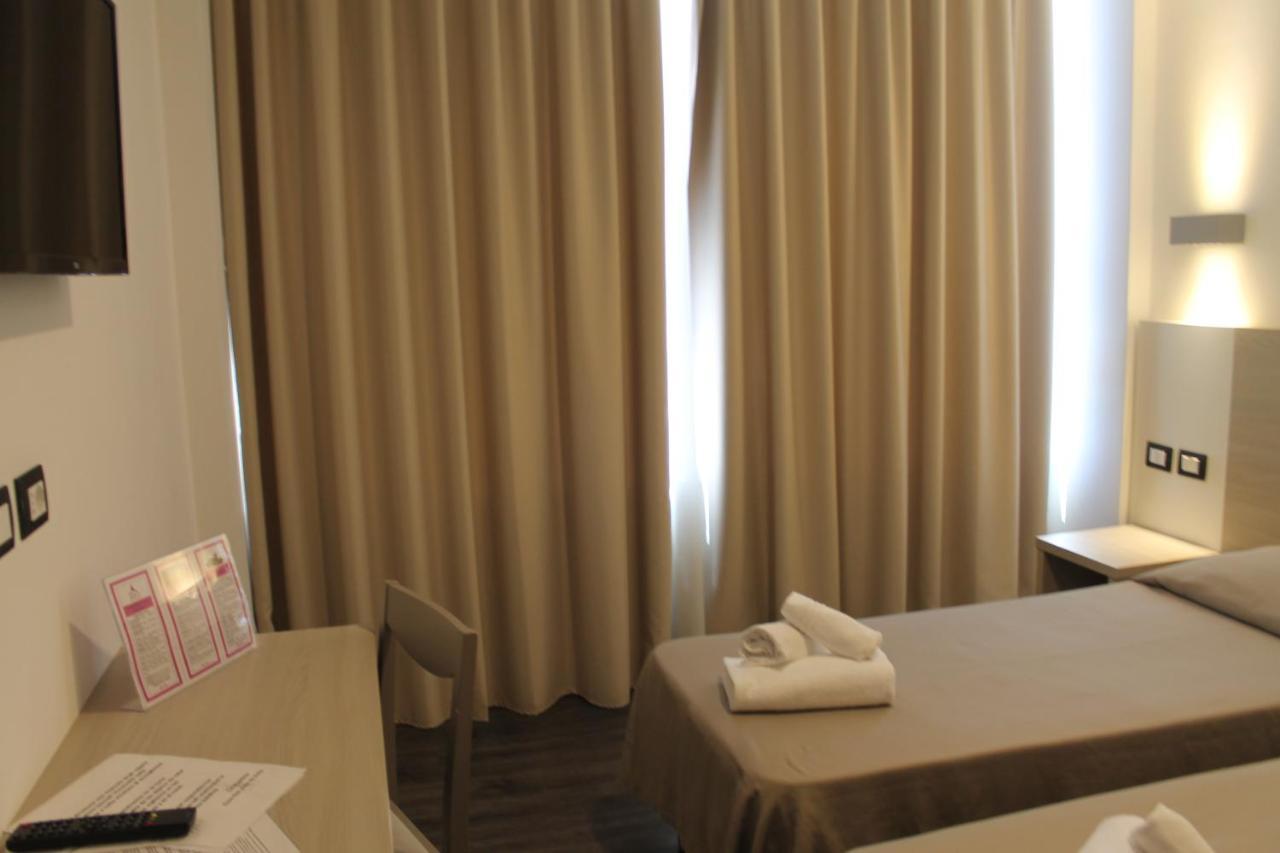 Casa Per Ferie San Juan De Avila โรม ภายนอก รูปภาพ