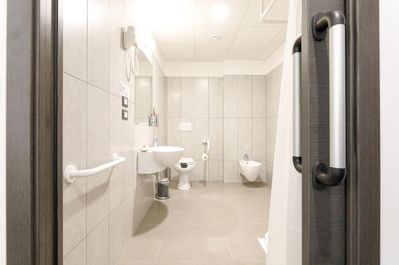 Casa Per Ferie San Juan De Avila โรม ภายนอก รูปภาพ